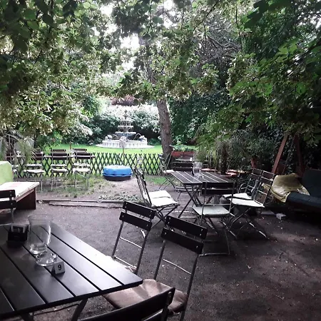 Guest house Gaestezimmer In Lindenau *